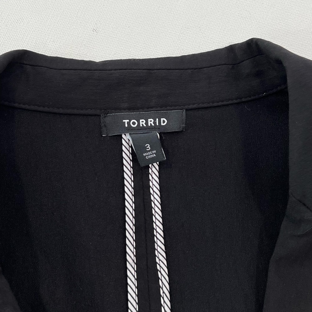 TORRID • 3/4 sleeve blazer coat - Picture 9 of 10